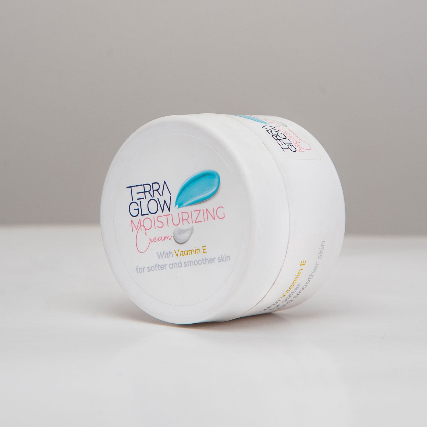 Terra Glow Moisturizing Cream with Vitamin E